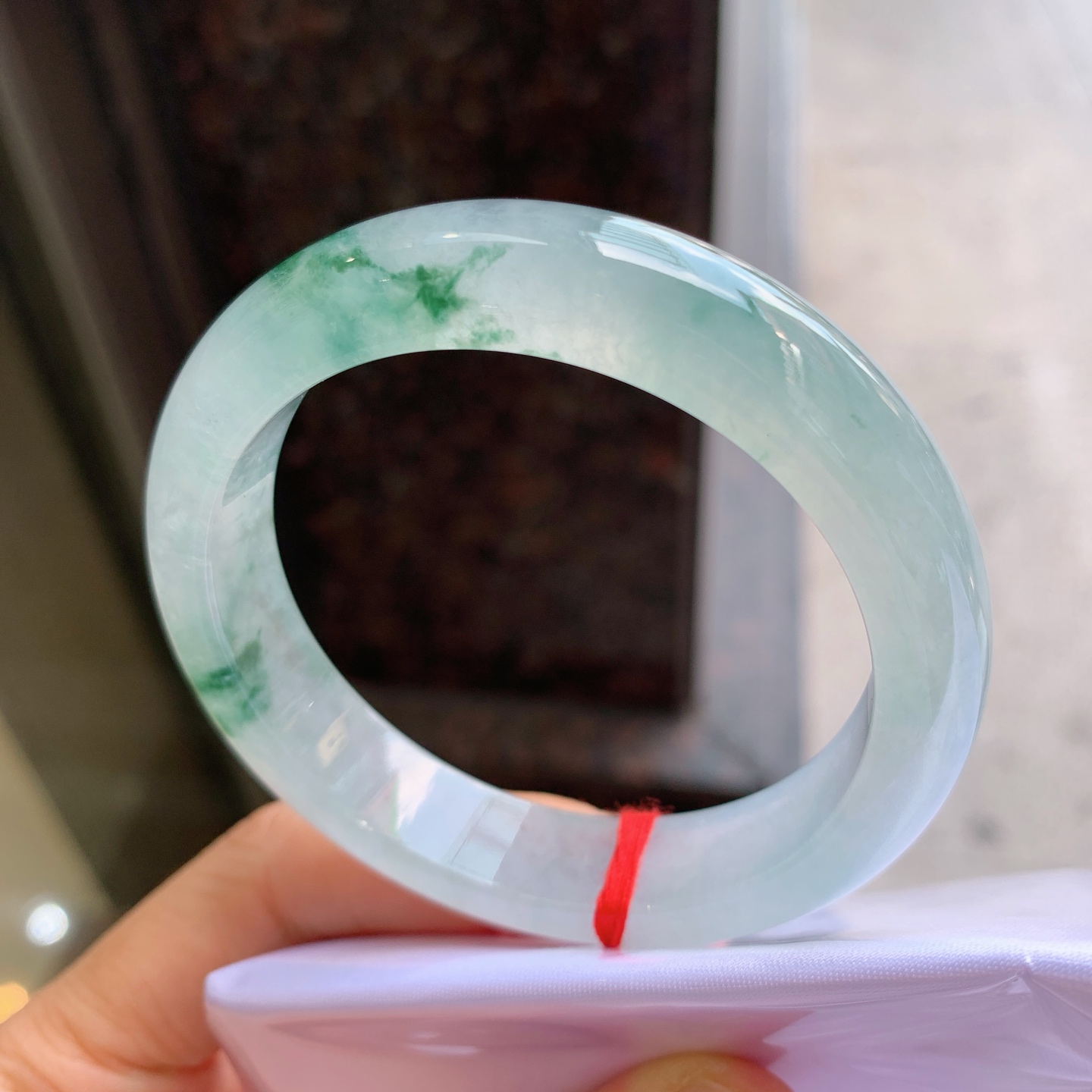正圈冰飘花 表皮微瑕疵 尺寸：53.6/12.7/8.2 冰润