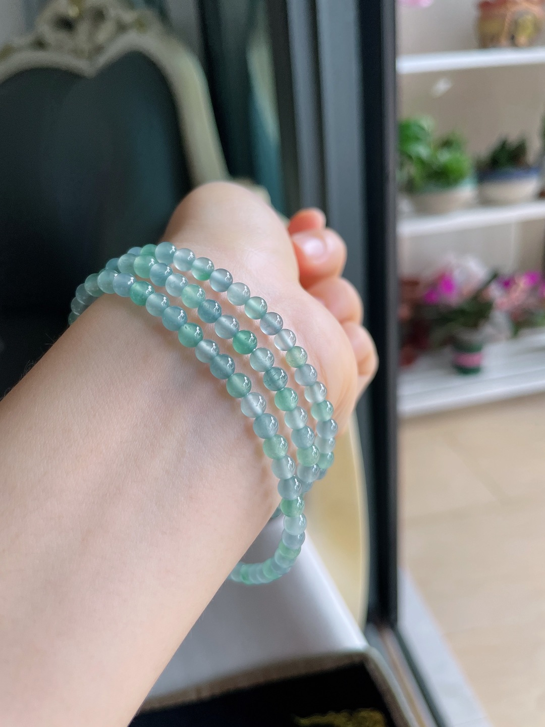 ️，天然翡翠A货，冰三彩珠链，尺寸：4.4mm133颗。【编4238】