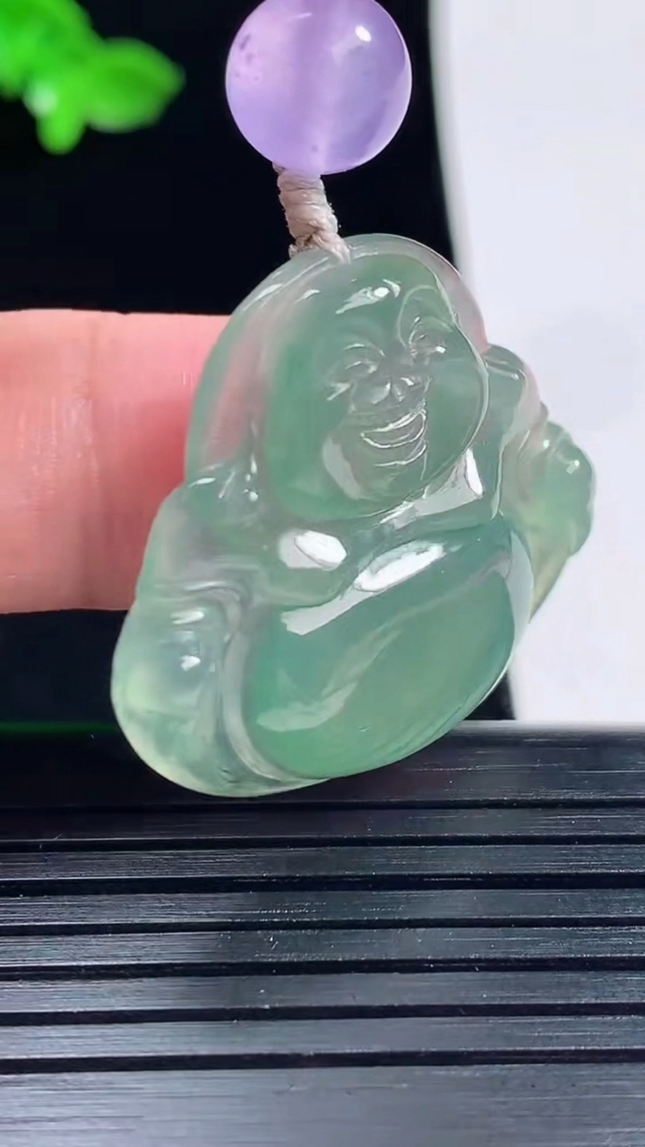 天然A货翡翠佛公吊坠，尺寸27.6-30.5-5重量:9.47g
6月1日