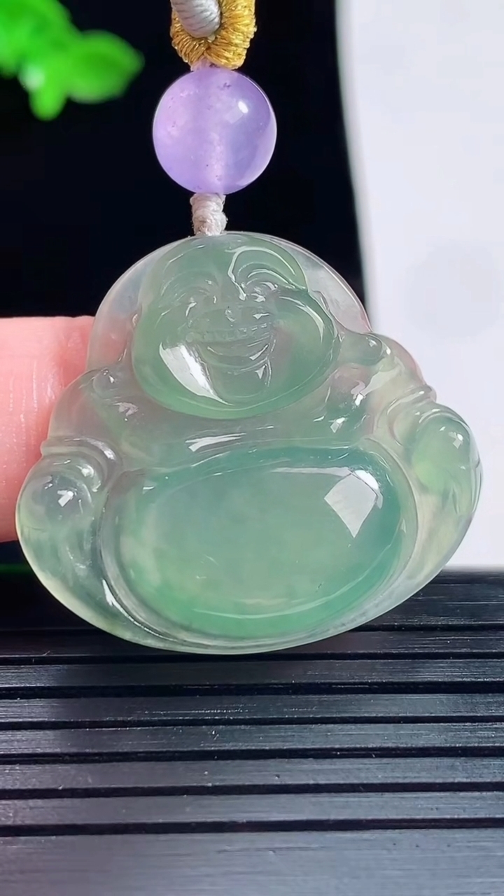 天然A货翡翠佛公吊坠，尺寸27.6-30.5-5重量:9.47g
6月1日