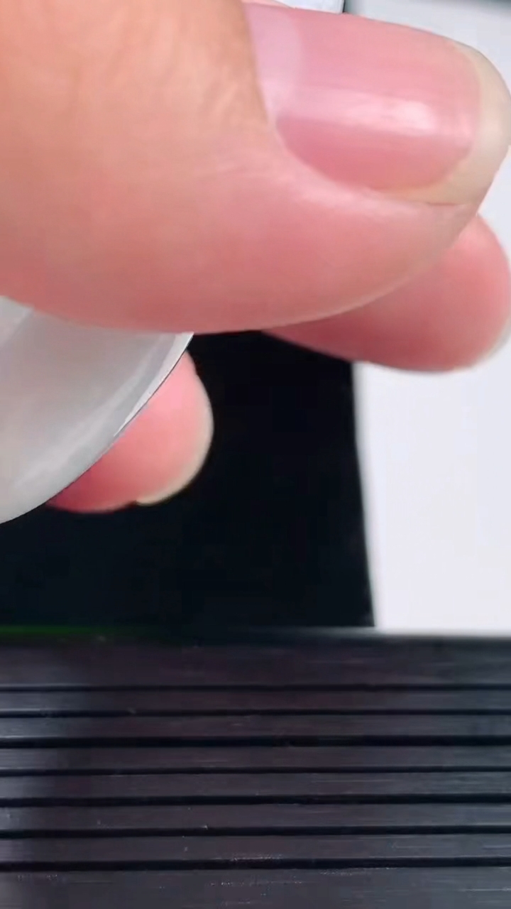 天然A货翡翠春带彩 紫罗兰寿桃吊坠，尺寸45-25.5-12重量:25.55g
6月1日