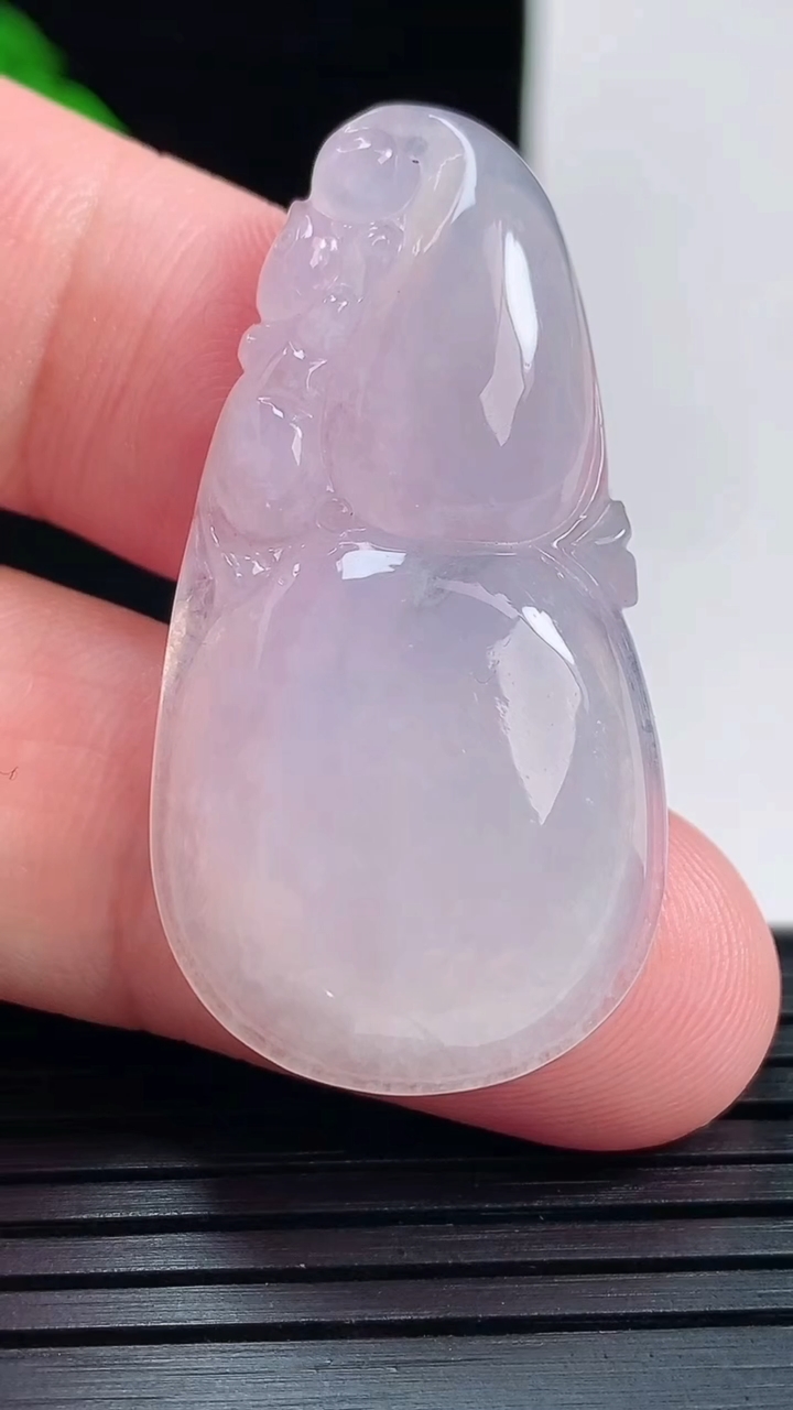 天然A货翡翠紫罗兰葫芦吊坠，尺寸41-21-5.6重量:8.68g
6月1日