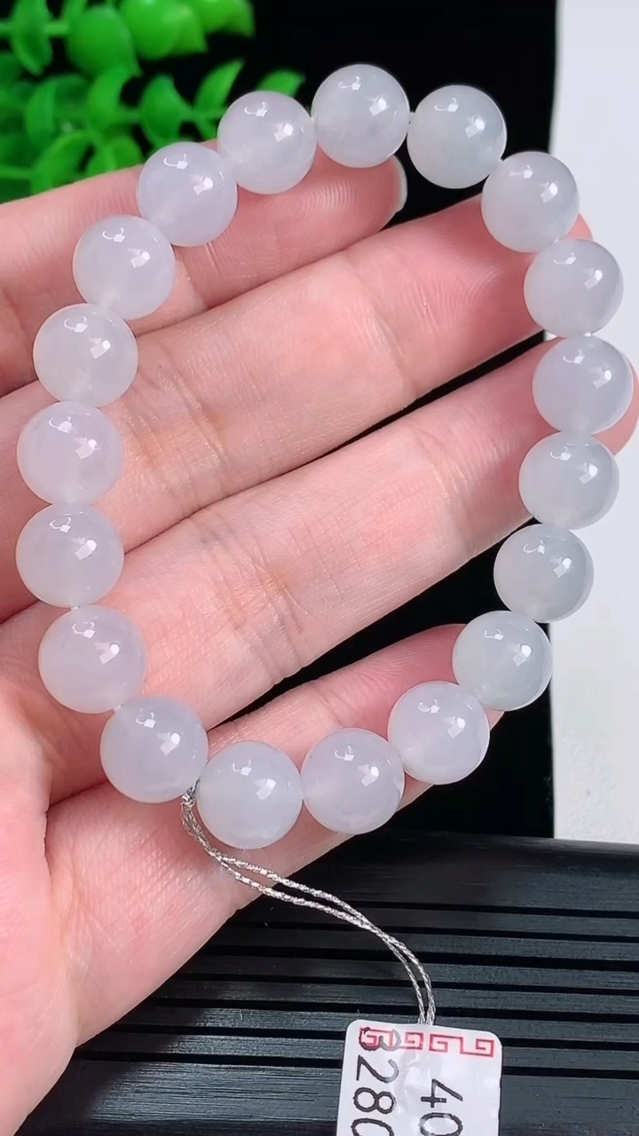 天然A货翡翠种白冰圆珠手串，尺寸10-19颗重量:32.72g6月1日
工厂直销收藏佳品,种好水足，