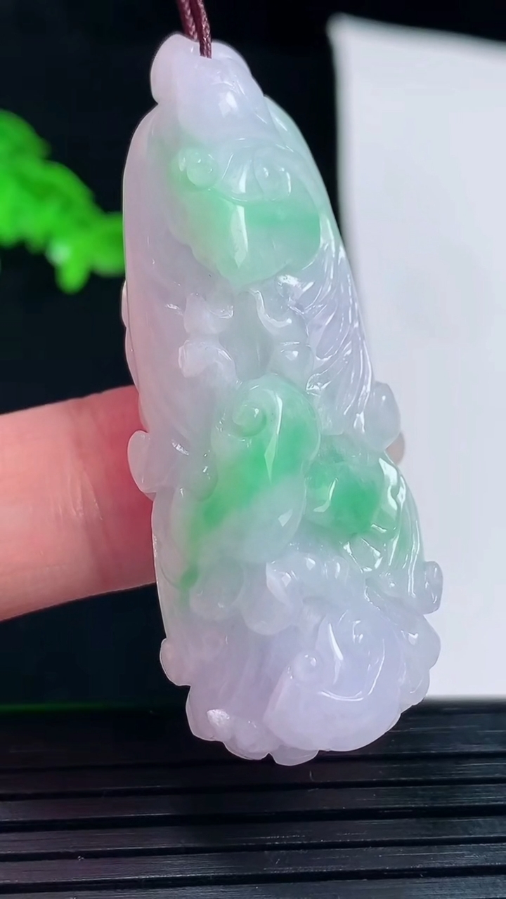天然A货翡翠春带彩 紫罗兰白菜吊坠，尺寸51-20.5-11重量:17.20g
6月1日