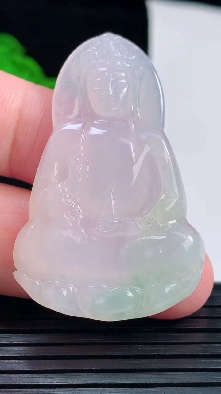 天然A货翡翠素衣观音吊坠，尺寸48-31-4.5重量:12.10g
6月1日