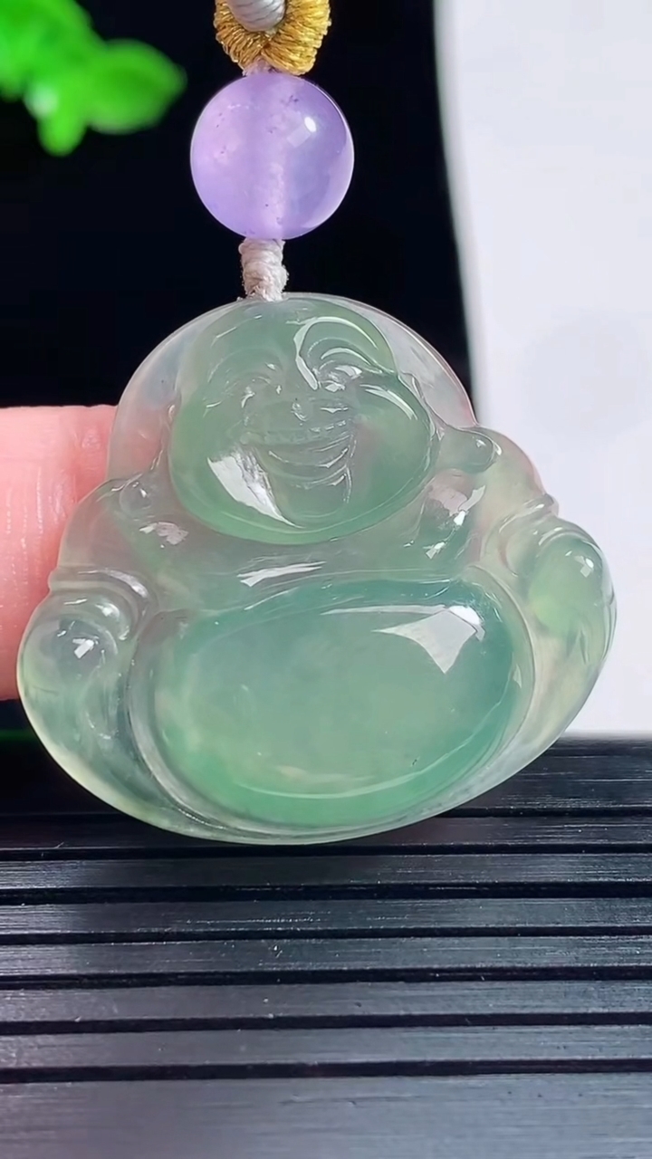 天然A货翡翠佛公吊坠，尺寸27.6-30.5-5重量:9.47g
6月1日
