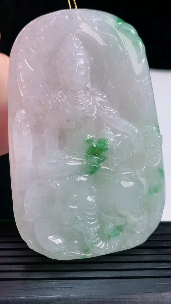 天然A货翡翠普贤菩萨吊坠，尺寸72-46.6-8重量:57.15g
6月1日