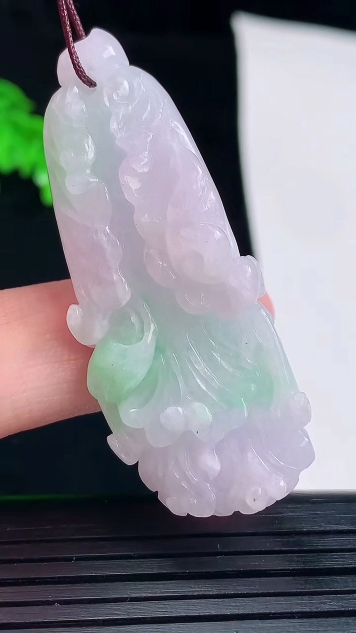 天然A货翡翠春带彩 紫罗兰白菜吊坠，尺寸51-20.5-11重量:17.20g
6月1日
