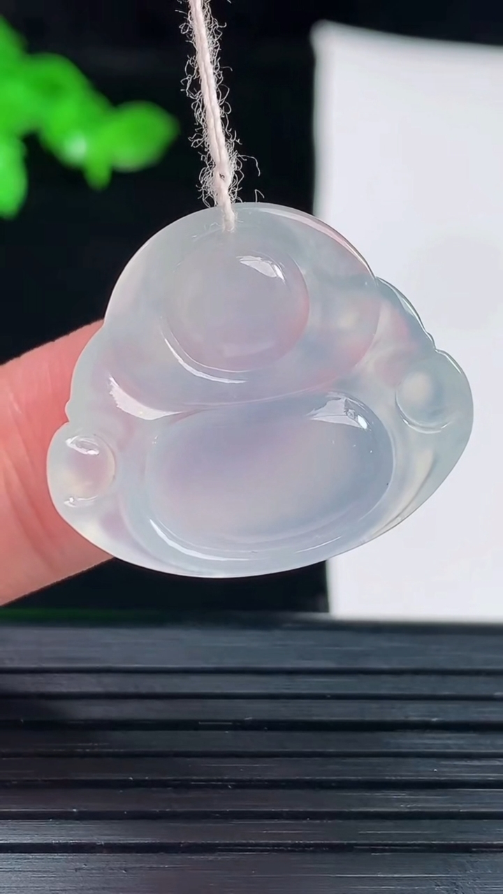 天然A货翡翠种紫罗兰佛公吊坠，尺寸22.5-26-5.8重量:5.35g
6月2日