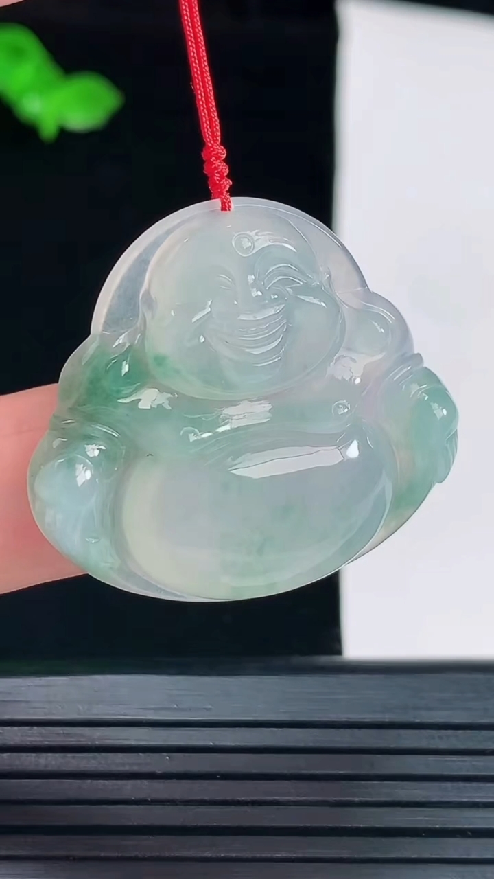天然A货翡翠冰种飘花佛公吊坠，尺寸31-34-5.8重量:9.36g
6月2日