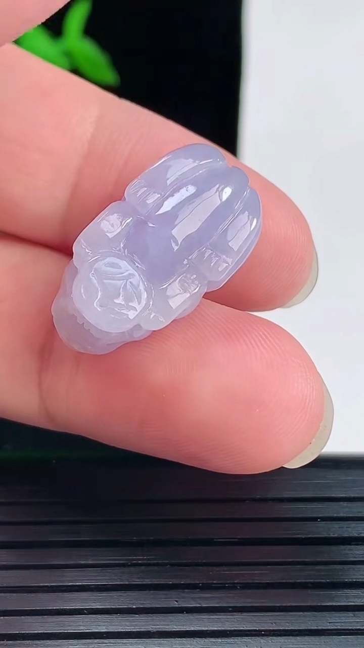 天然A货翡翠紫罗兰貔貅吊坠，尺寸22-13-10.6重量:6.35g
6月2日