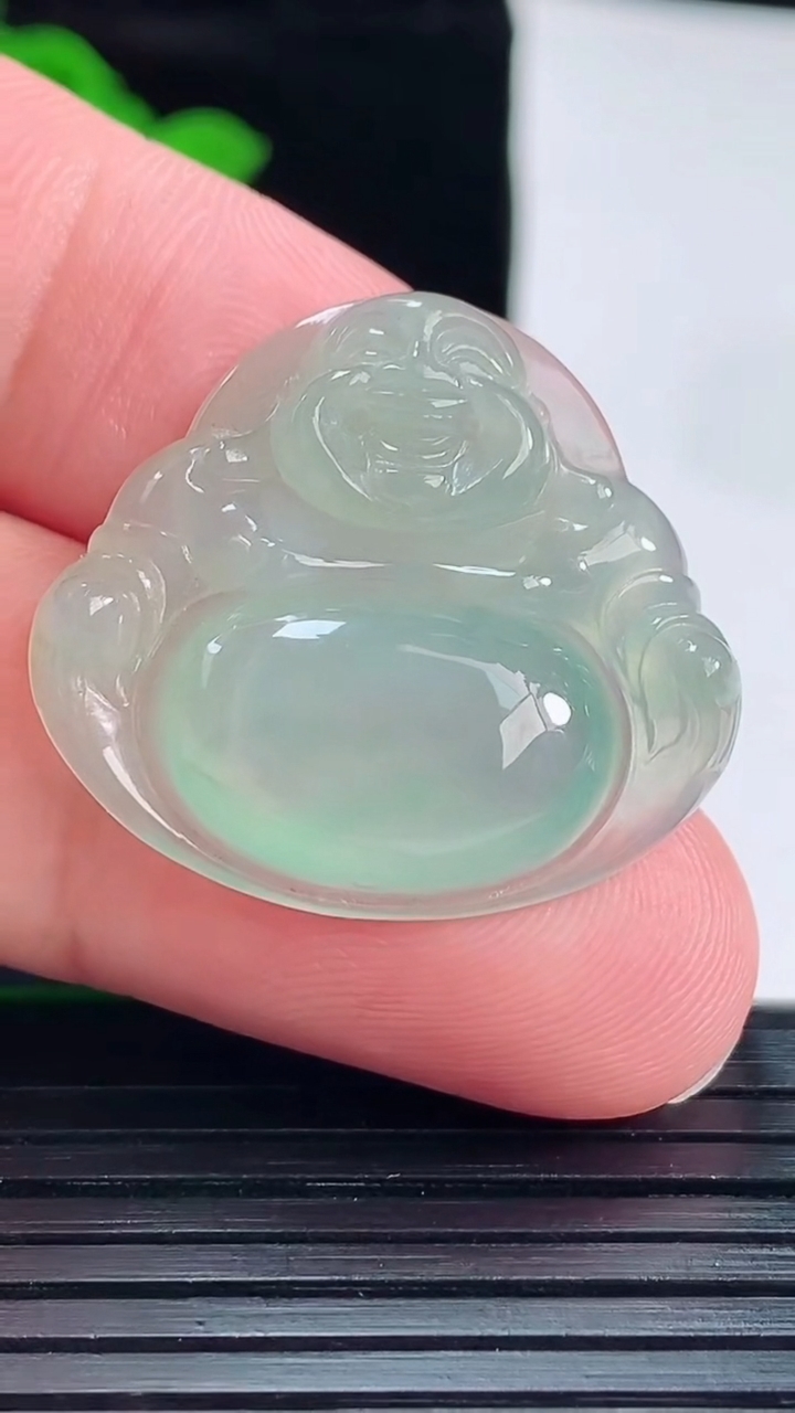 天然A货翡翠佛公吊坠，尺寸26-28.5-5.6重量:6.15g
6月2日