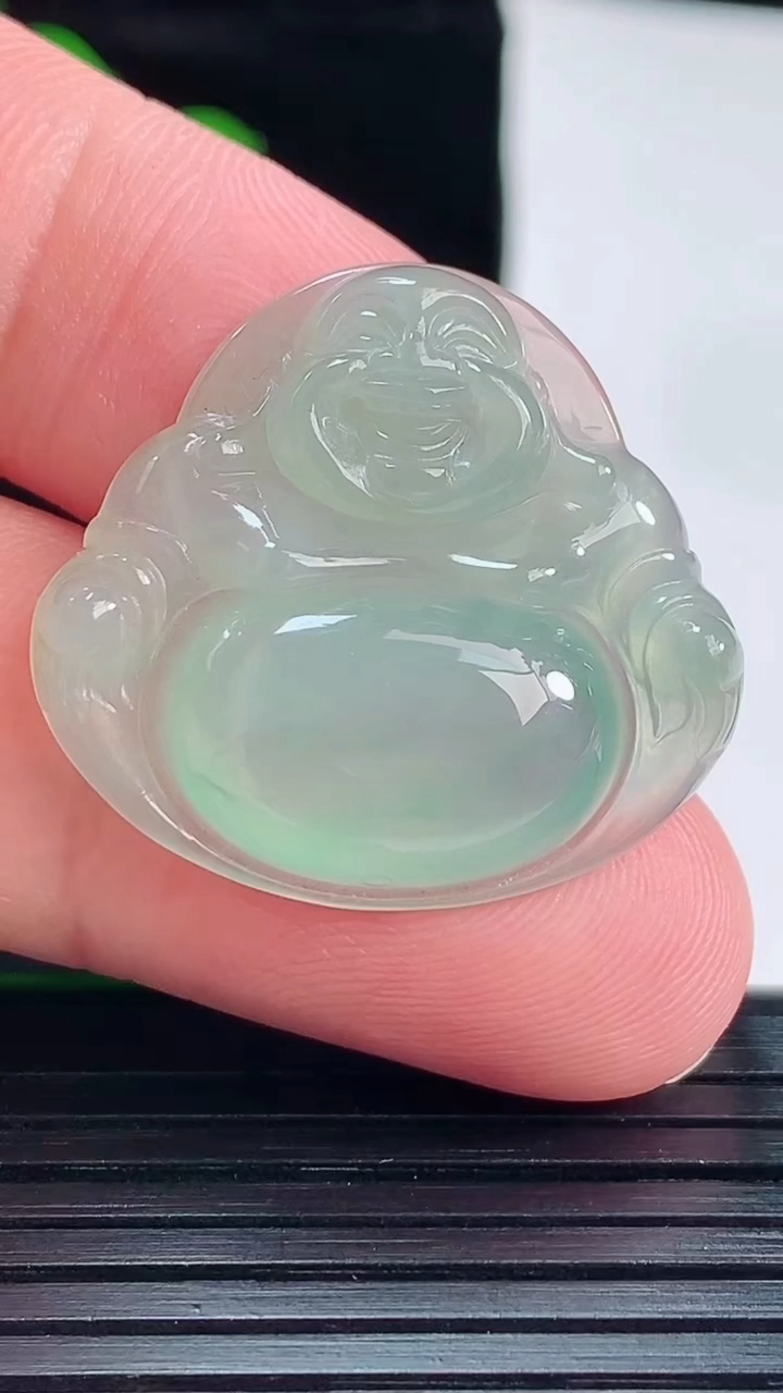 天然A货翡翠佛公吊坠，尺寸26-28.5-5.6重量:6.15g
6月2日