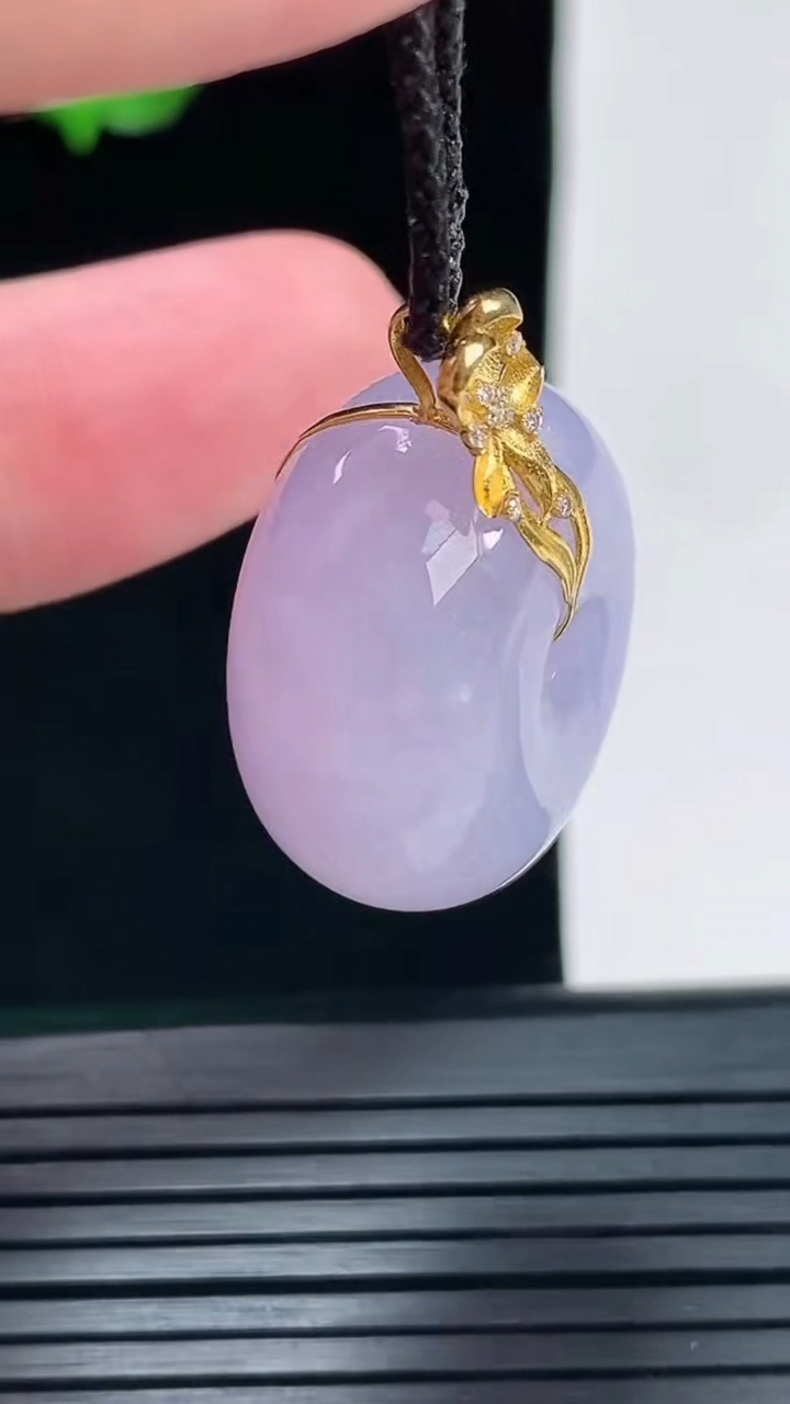 天然A货翡翠18k金紫罗兰平安扣吊坠，尺寸30-24-13重量:15.52g
6月2日