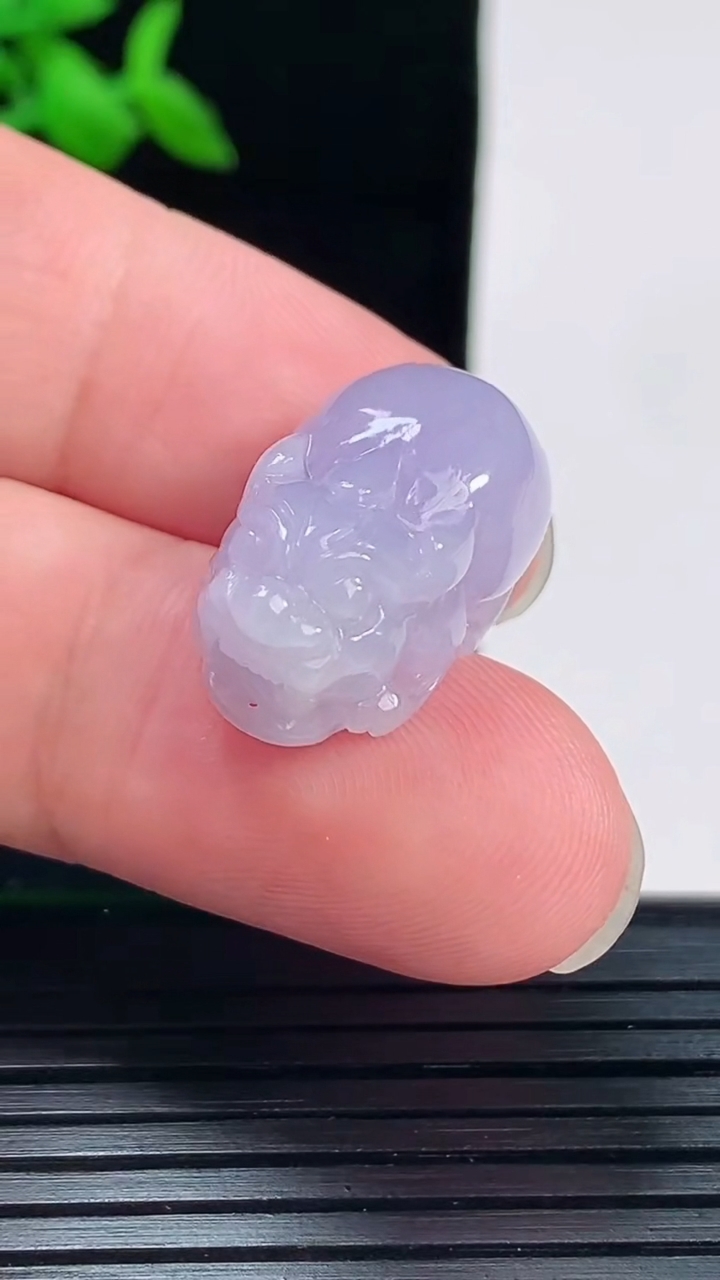 天然A货翡翠紫罗兰貔貅吊坠，尺寸22-13-10.6重量:6.35g
6月2日