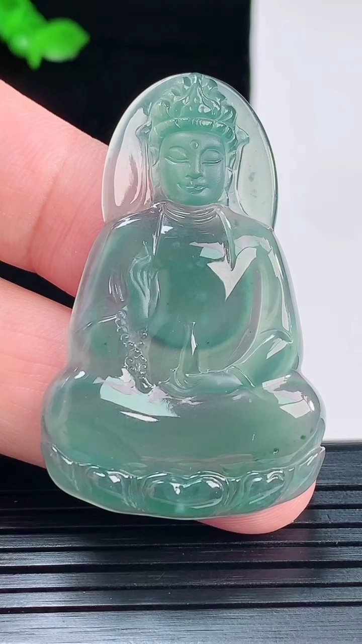 天然A货翡翠素衣观音吊坠，尺寸49-31-4重量:10.15g
6月2日