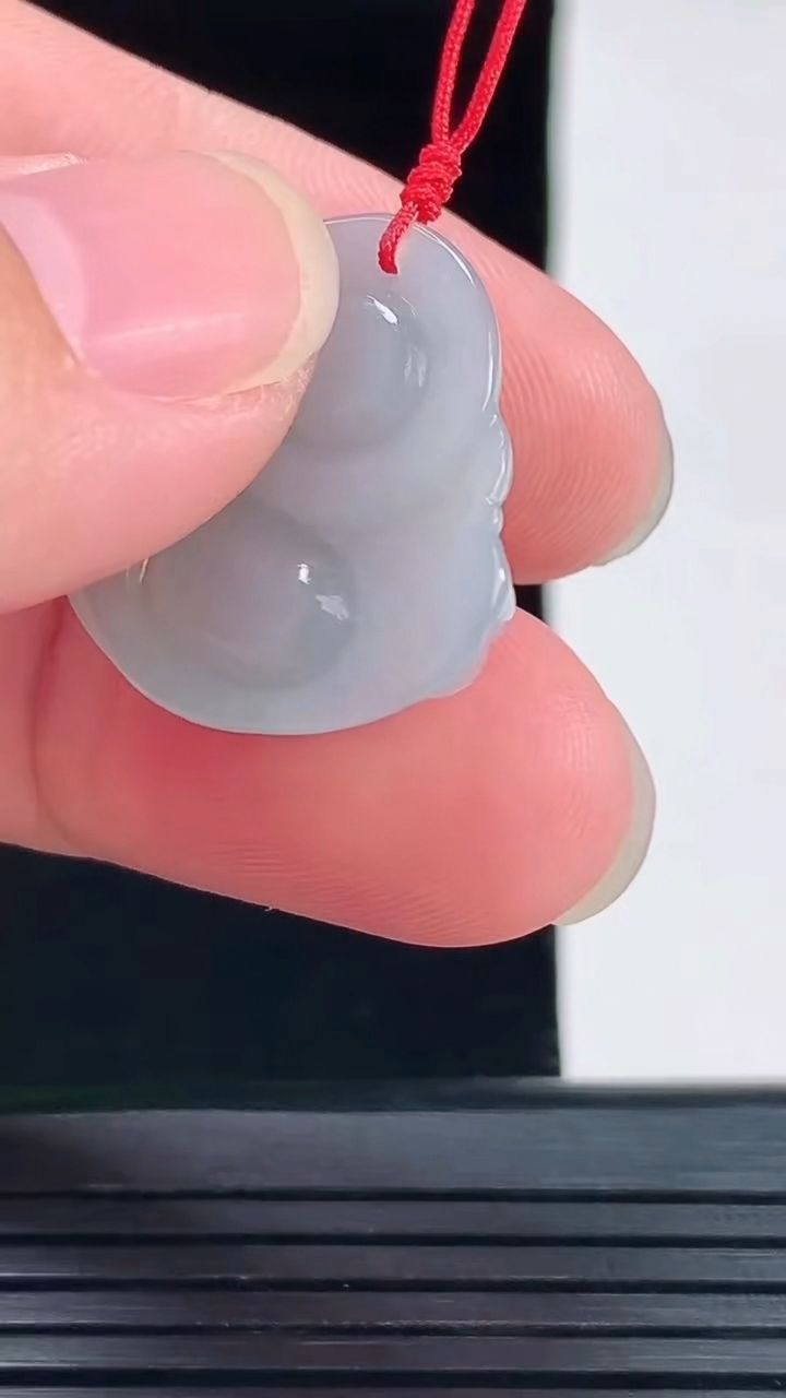 天然A货翡翠紫罗兰佛公吊坠，尺寸22.6-23.6-6.5重量:5.04g
6月2日