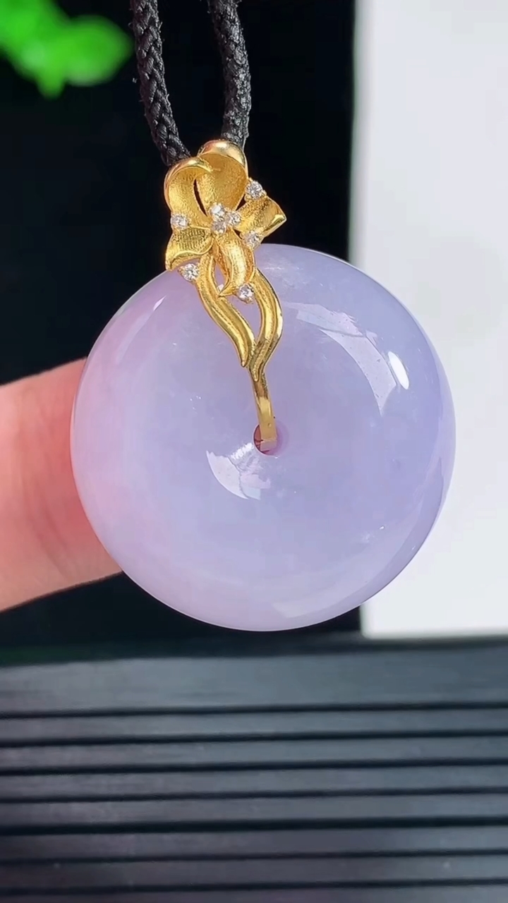 天然A货翡翠18k金紫罗兰平安扣吊坠，尺寸30-24-13重量:15.52g
6月2日