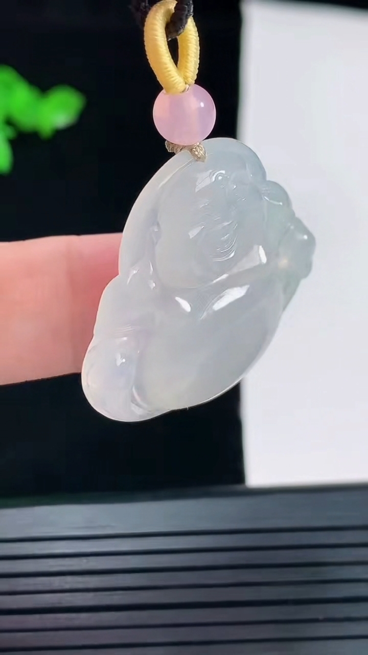 天然A货翡翠佛公吊坠，尺寸30-34.5-5.2重量:8.88g
6月2日