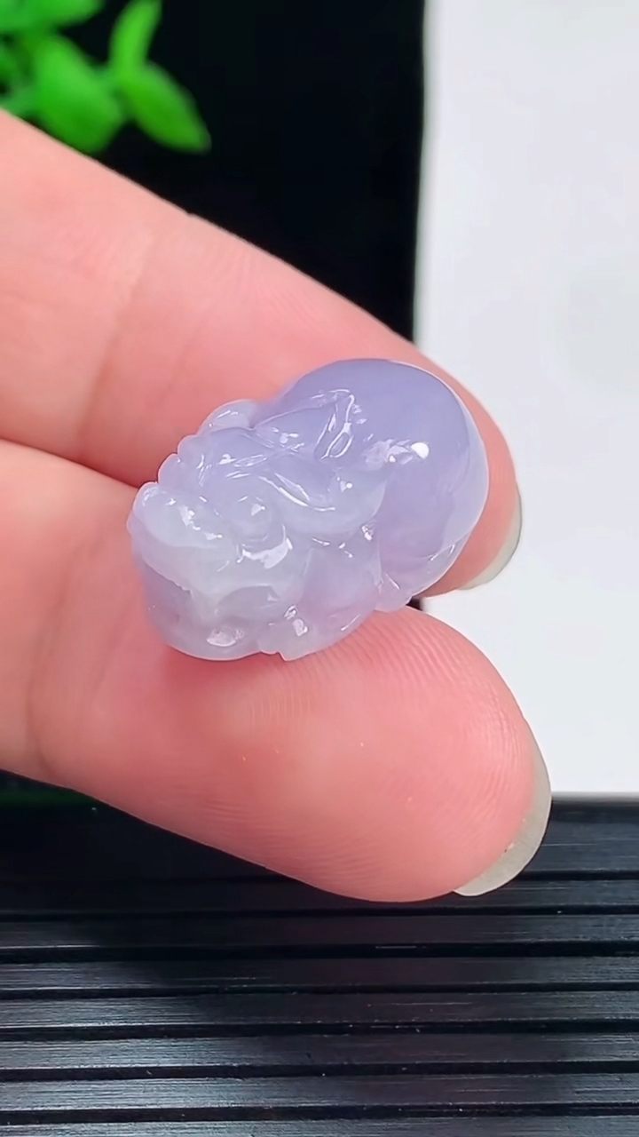 天然A货翡翠紫罗兰貔貅吊坠，尺寸22-13-10.6重量:6.35g
6月2日