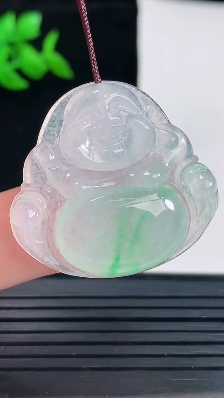 天然A货翡翠佛公吊坠，尺寸30-33-5.2重量:8.10g
6月3日