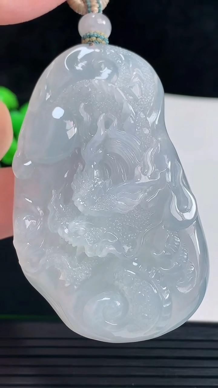 天然A货翡翠种紫罗兰龙牌吊坠，尺寸63-39-13重量:56.95g
6月3日