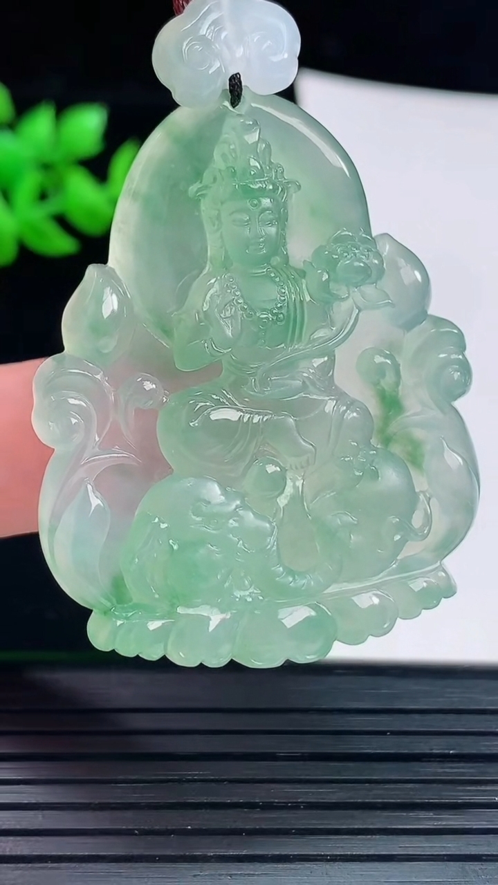 天然A货翡翠普贤菩萨吊坠，尺寸48.5-39-6重量:21.44g
6月3日