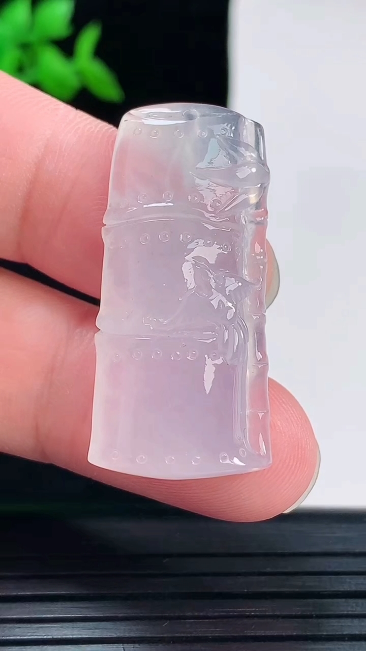 天然A货翡翠冰种紫罗兰节节高升 竹节吊坠，尺寸37-18-7重量:8.77g
6月3日