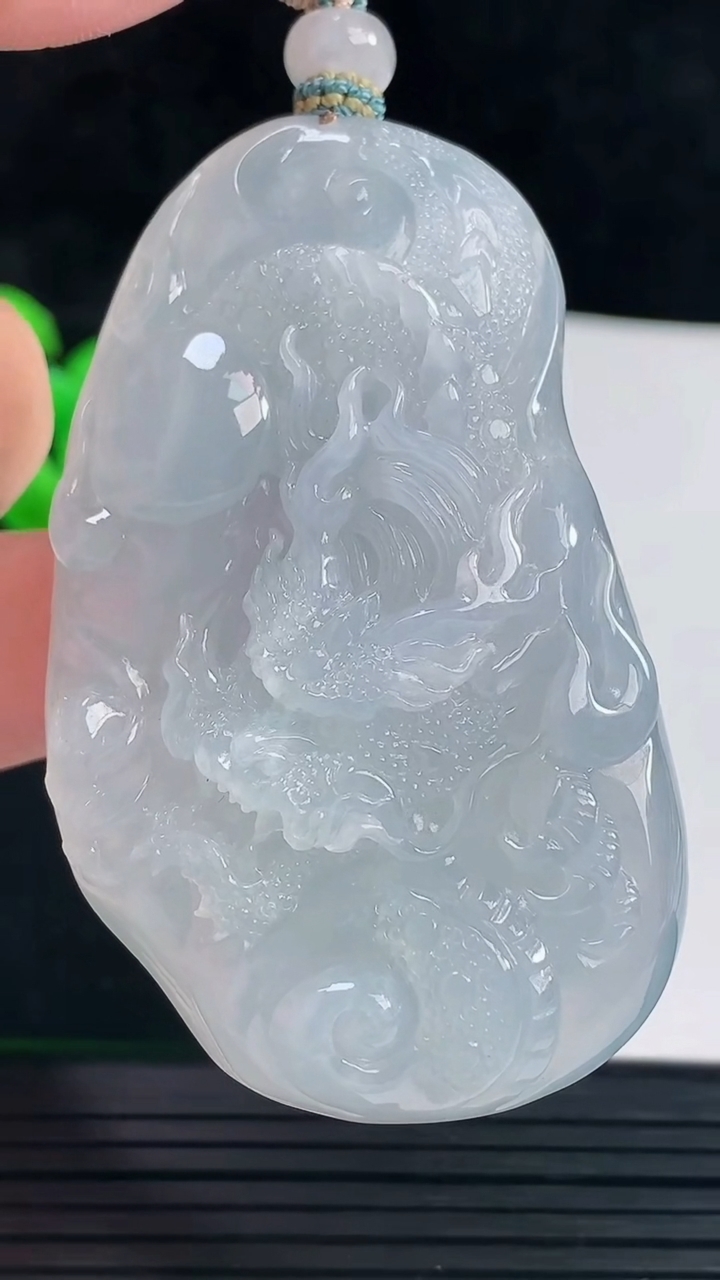 天然A货翡翠种紫罗兰龙牌吊坠，尺寸63-39-13重量:56.95g
6月3日
