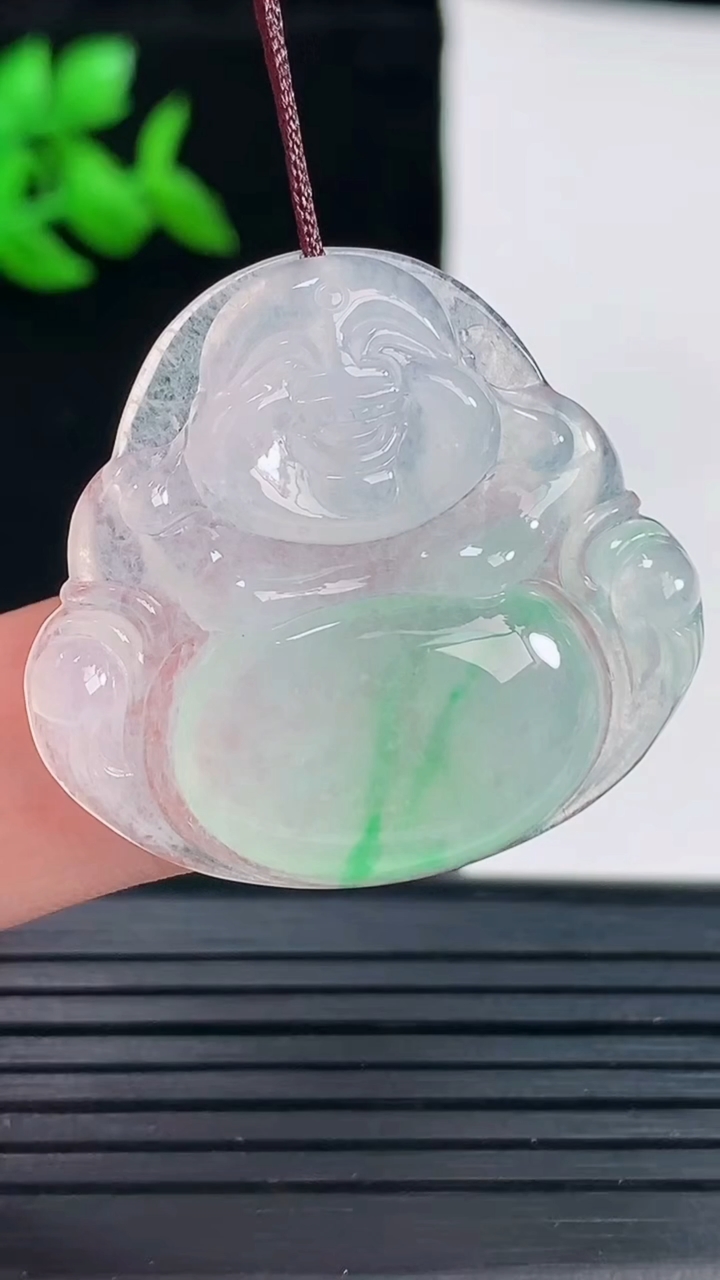 天然A货翡翠佛公吊坠，尺寸30-33-5.2重量:8.10g
6月3日