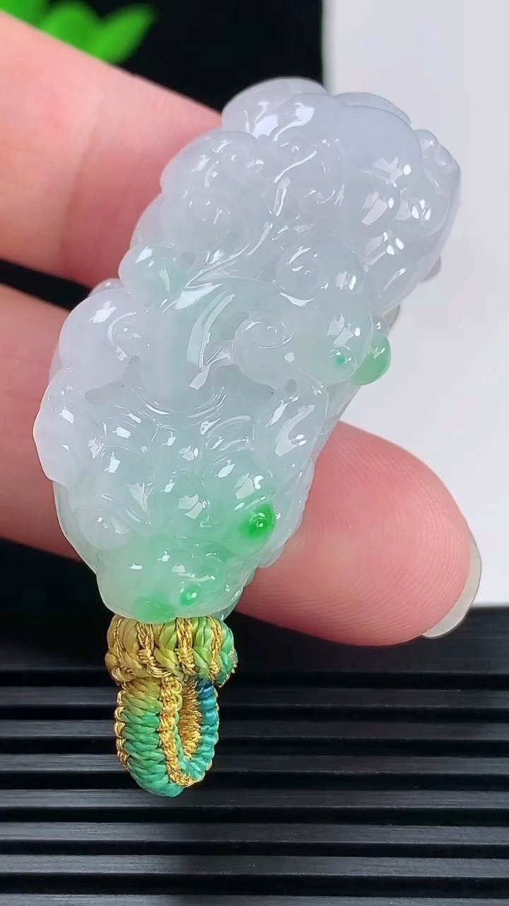 天然A货翡翠貔貅吊坠，尺寸45-20-13 重量:25.62g
6月6日