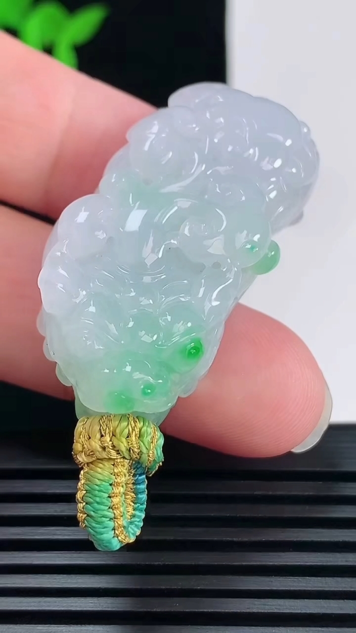 天然A货翡翠貔貅吊坠，尺寸45-20-13 重量:25.62g
6月6日
