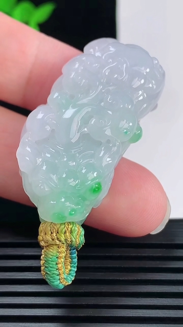 天然A货翡翠貔貅吊坠，尺寸45-20-13 重量:25.62g
6月6日