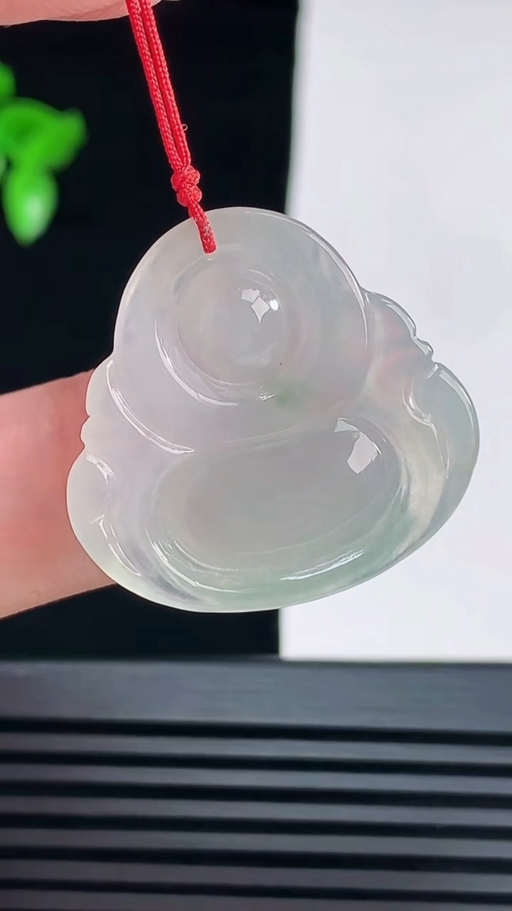 天然A货翡翠佛公吊坠，尺寸25-27-5.2 重量:5.36g
6月6日