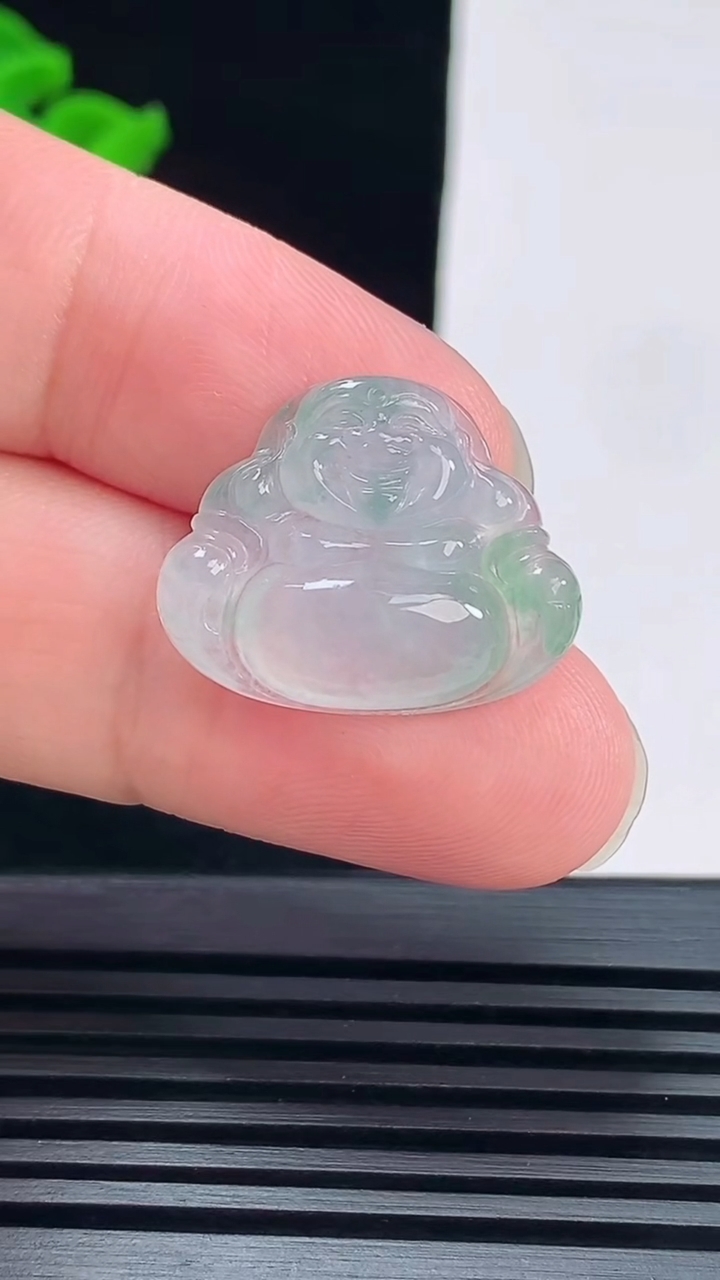 天然A货翡翠佛公吊坠，尺寸18-23-5 重量:3.21g
6月7日
