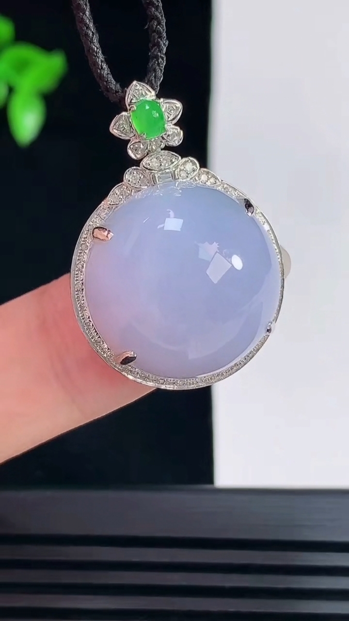 天然A货翡翠18k金紫罗兰蛋面吊坠，尺寸30-21-14.6，裸石19 重量:8.95g
6月7日