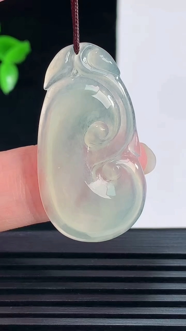天然A货翡翠如意吊坠，尺寸38-20-3.5 重量:4.31g
6月7日