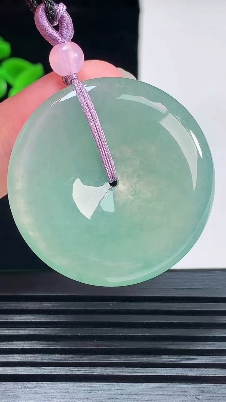 天然A货翡翠平安扣吊坠，尺寸36-5.5 重量:16.36g
6月8日