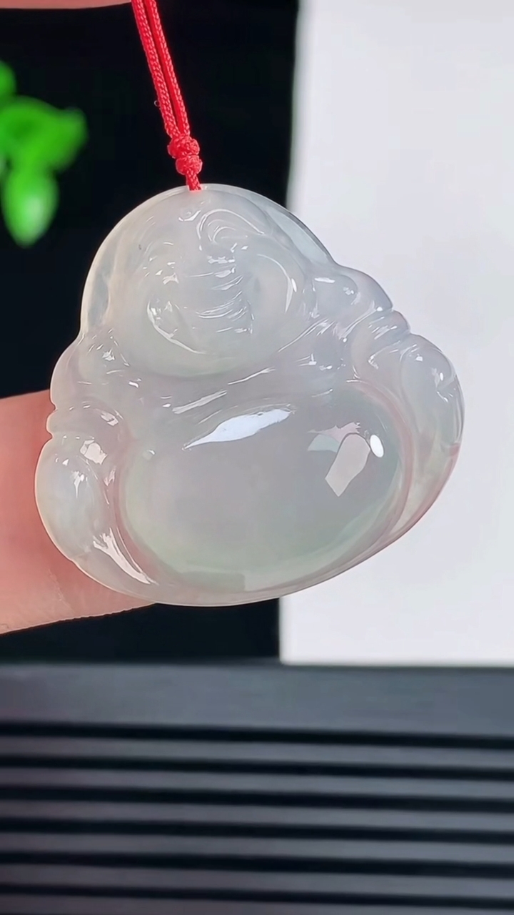 天然A货翡翠佛公吊坠，尺寸25-27-5.2 重量:5.36g
6月8日