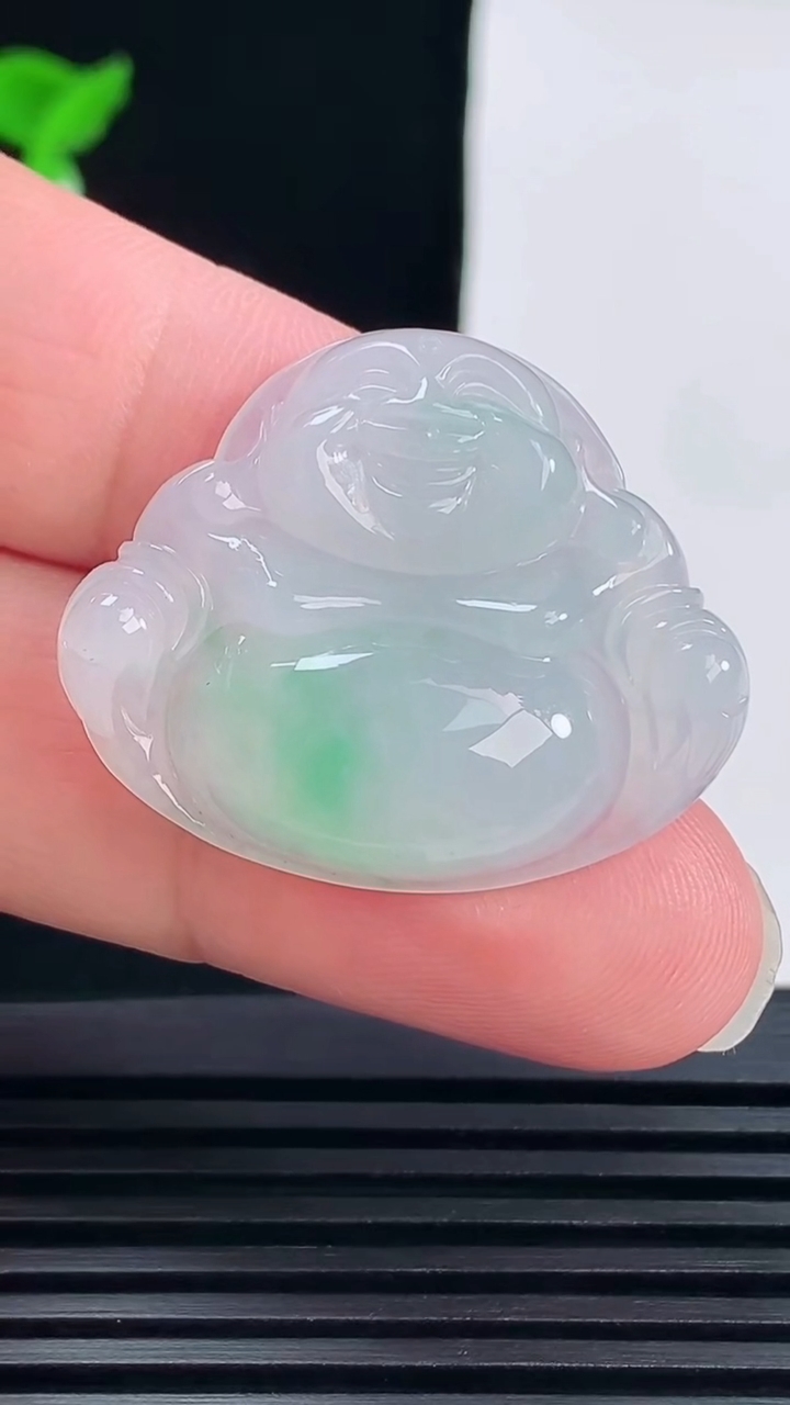天然A货翡翠佛公吊坠，尺寸27-33-7 重量:8.62g
6月9日