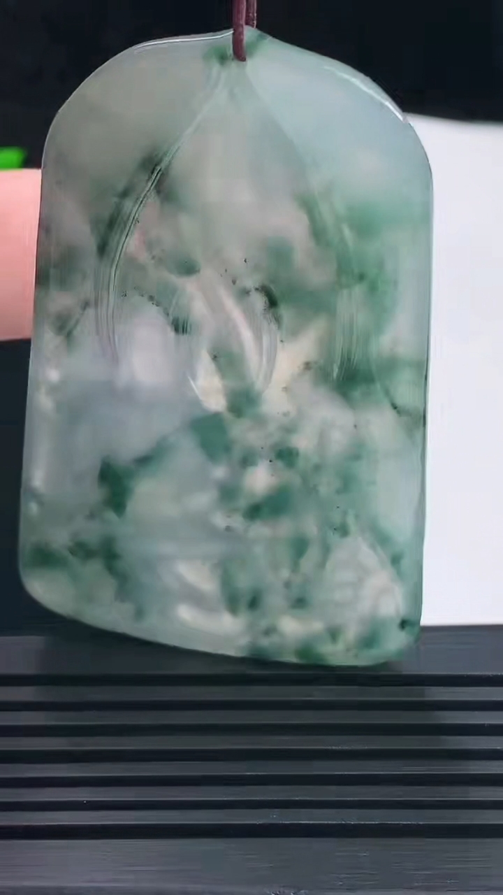 天然A货翡翠种飘花文殊菩萨吊坠，尺寸66.5-40.5-6 重量:35.61g
6月9日