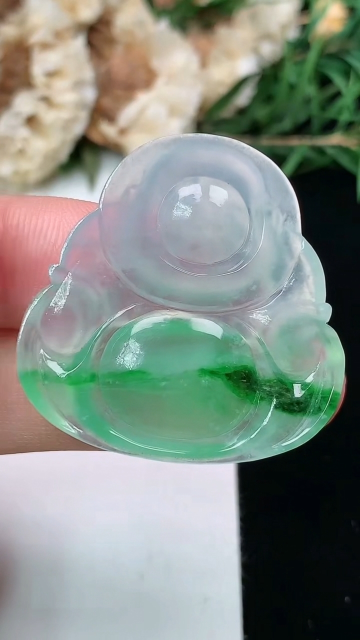 天然A货翡翠佛公吊坠，尺寸30.9-21.3-5.8，重量:8.25g
6月9日