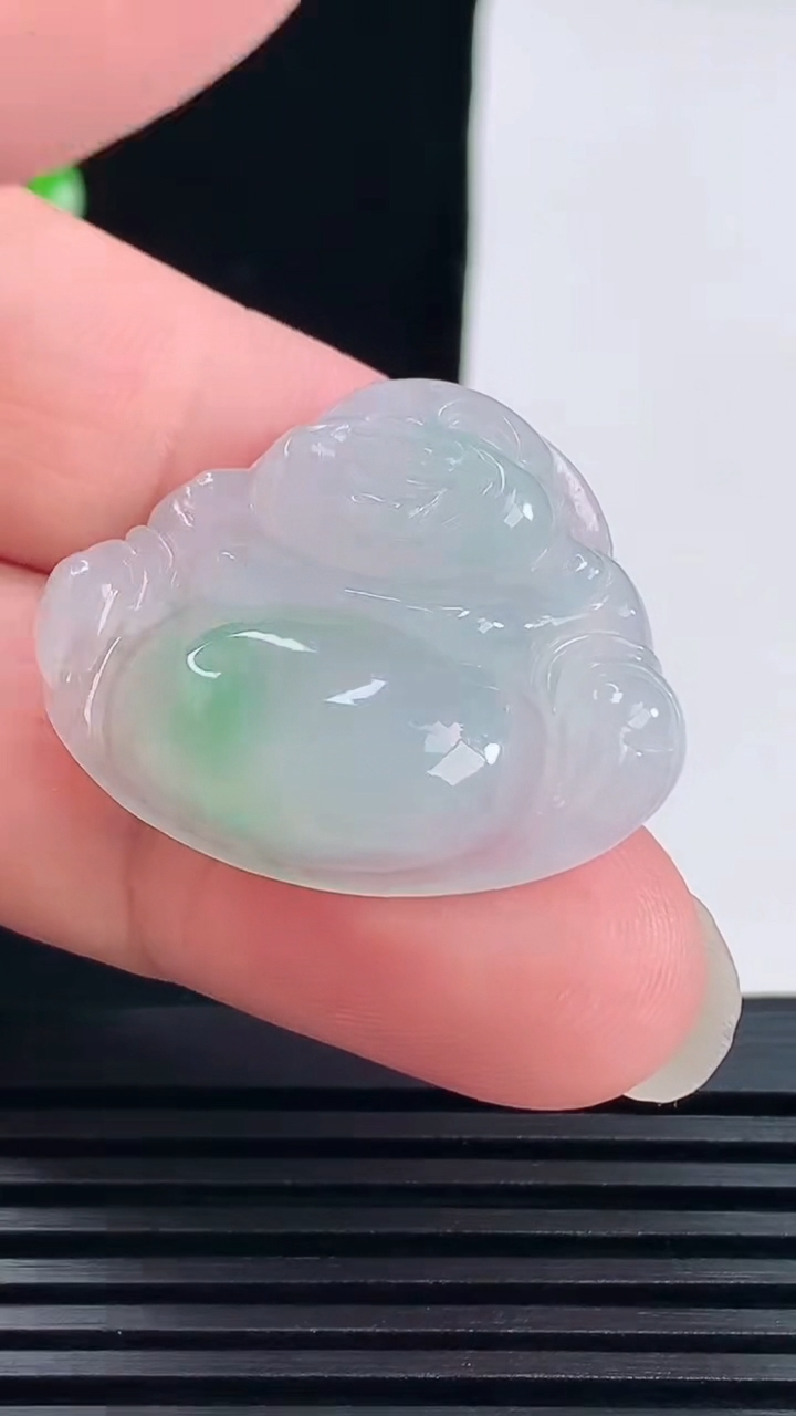 天然A货翡翠佛公吊坠，尺寸27-33-7 重量:8.62g
6月9日