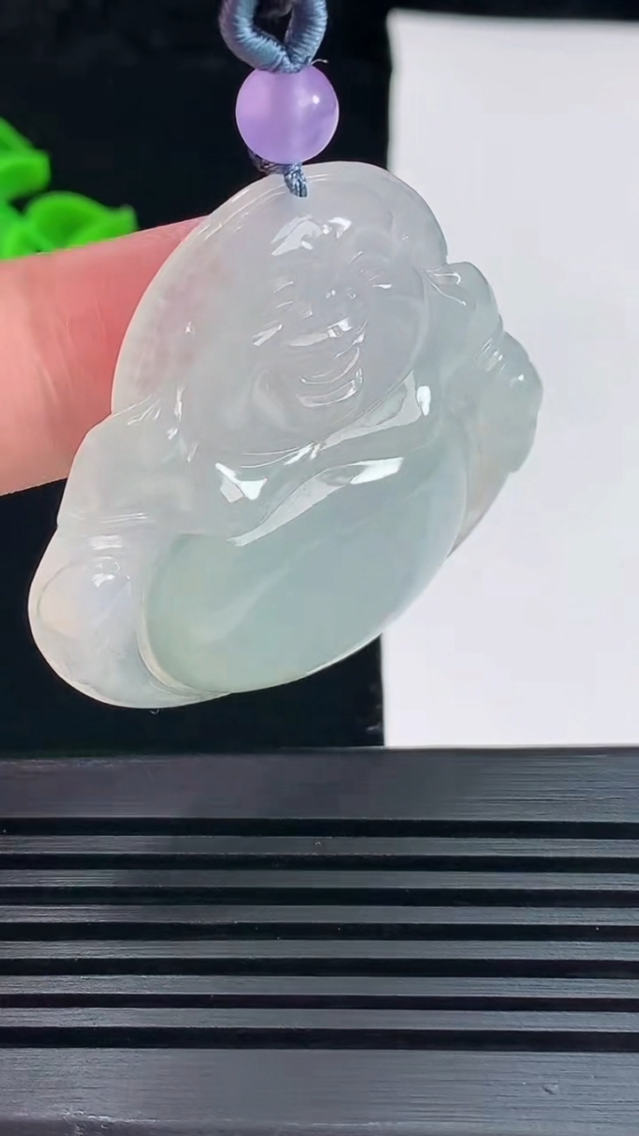 天然A货翡翠佛公吊坠，尺寸39-44.5-5.8 重量:16.35g
6月9日