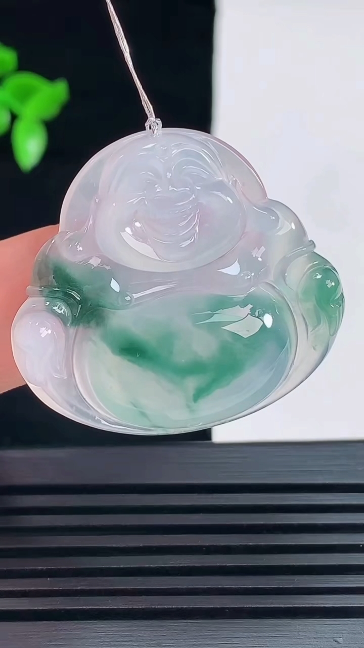 天然A货翡翠种飘花佛公吊坠，尺寸32-35.5-6 重量:9.81g
6月9日