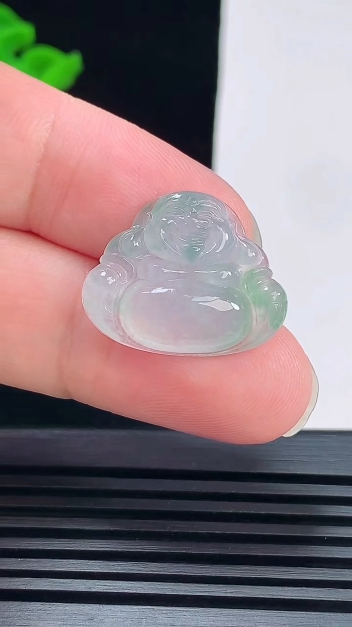 天然A货翡翠佛公吊坠，尺寸18-23-5 重量:3.21g
6月9日