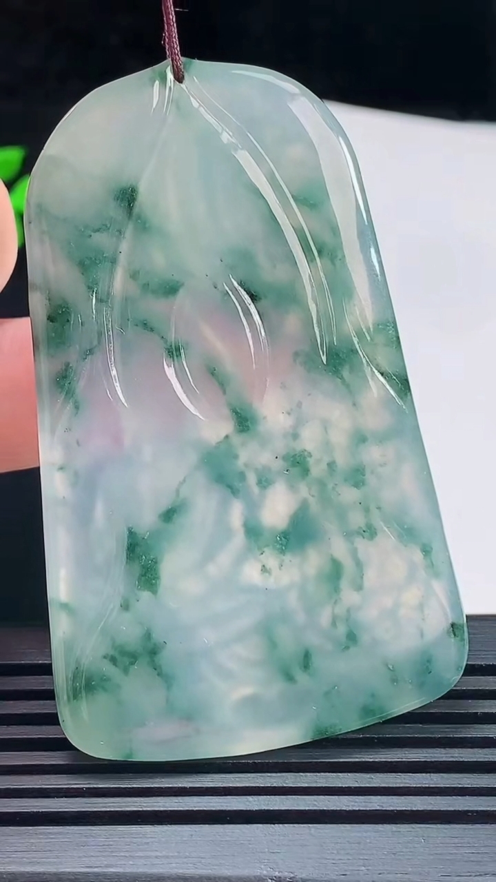 天然A货翡翠种飘花文殊菩萨吊坠，尺寸66.5-40.5-6 重量:35.61g
6月9日