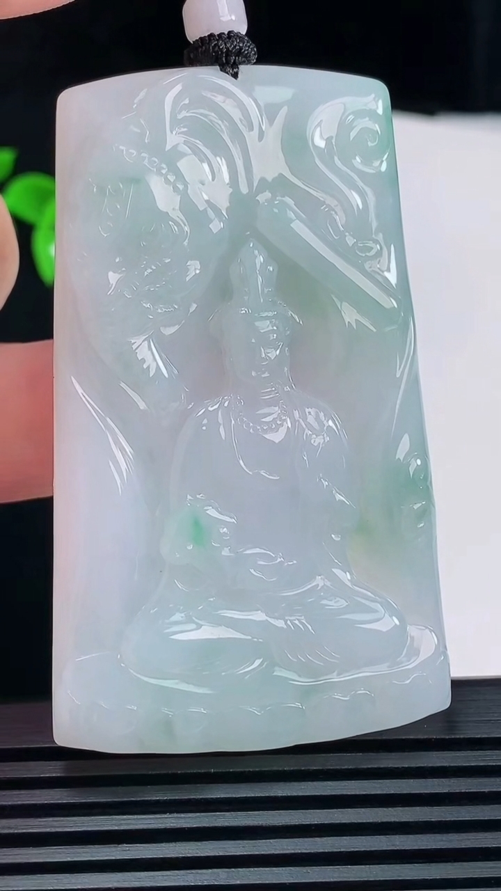天然A货翡翠普贤菩萨吊坠，尺寸65-39-5.8 重量:36.44g
6月10日