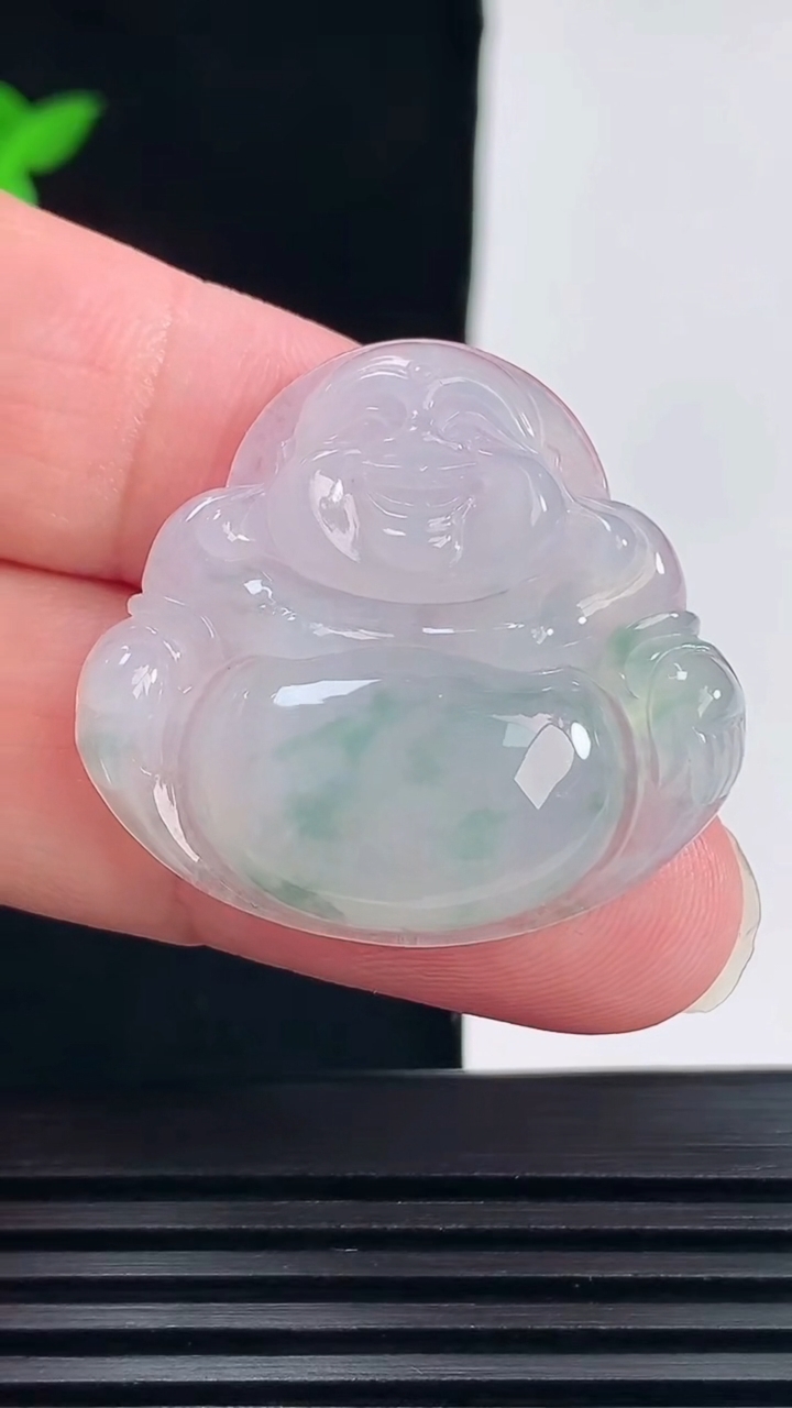 天然A货翡翠冰种飘花佛公吊坠，尺寸30.5-33-5.8 重量:8.90g
6月11日
