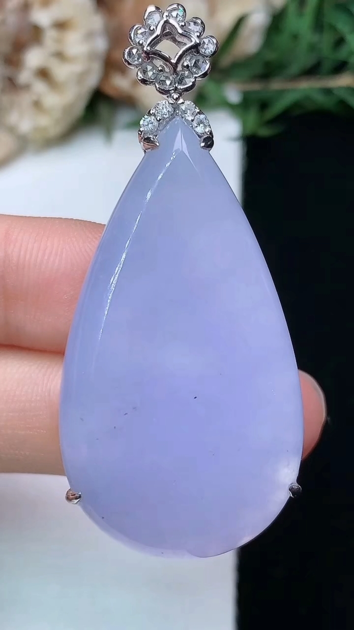 天然A货翡翠紫罗兰水滴吊坠，尺寸39-21.7-9.5，重量:14.40g
6月12日